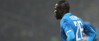 Inter-Napoli, una partita decisa dal razzismo: l’arbitro espelle Koulibaly ma non sospende la gara dopo gli ululati