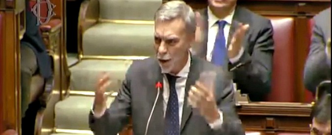 Copertina di Manovra, Delrio a M5s: “Dovevate portare ventata nuova, invece premiate i furbi e umiliate gli onesti”