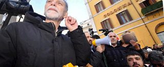 Manovra, FI e Pd contro Fico. Democratici in piazza: “Salvini e Di Maio ubriachi. Portano a sbattere il Paese”