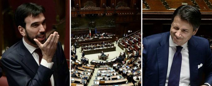 Manovra, la Camera approva con 313 sì: è legge. Opposizioni protestano. Fico: “Io imparziale, evitato esercizio provvisorio”