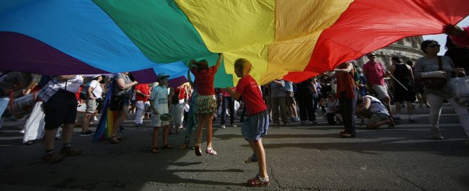 Bambini trans, così l’informazione e l’Italia calpestano i loro diritti