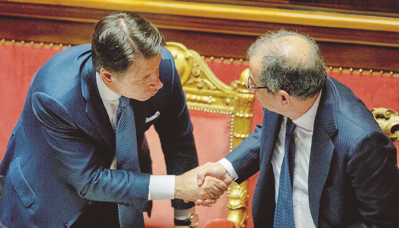 Copertina di Manovra, dai terreni ai bonus: le novità per casa e famiglia