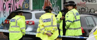 Copertina di Manchester, accoltella 3 persone alla stazione: arrestato. “Ha gridato Allah”