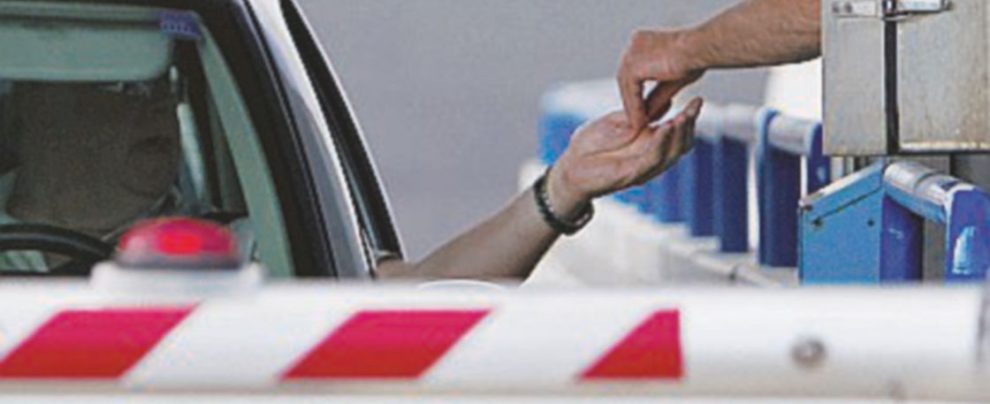 Pagamento al casello - Ansa Pedaggi autostradali, aumenti sospesi (a tempo)