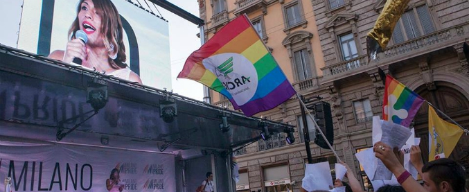 Copertina di Milano, la denuncia: “Attivista trans bloccata per una notte, ammanettata e rimandata in Perù. Espulsione irragionevole”
