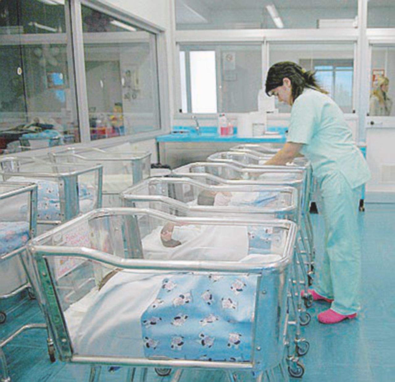 Il bimbo nasce a Pisa, i genitori livornesi non vogliono si sappia