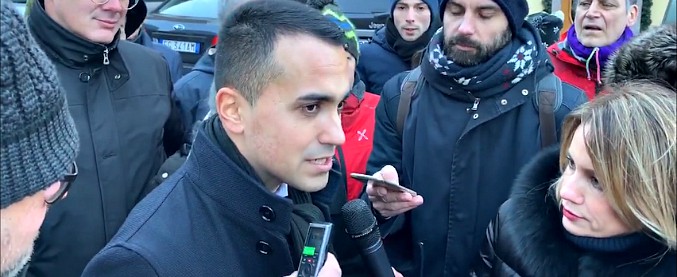 Copertina di Reddito di cittadinanza, Di Maio: “Misura anche per immigrati? Smentisco, riguarda solo cittadini italiani”