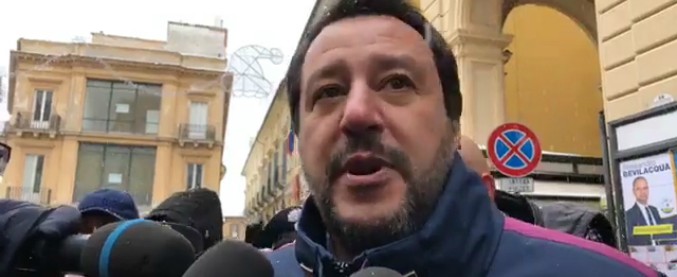 Copertina di Dl sicurezza, Salvini: “Applicato dal 99% dei sindaci, dagli incapaci polemiche che non esistono”. E attacca De Magistris