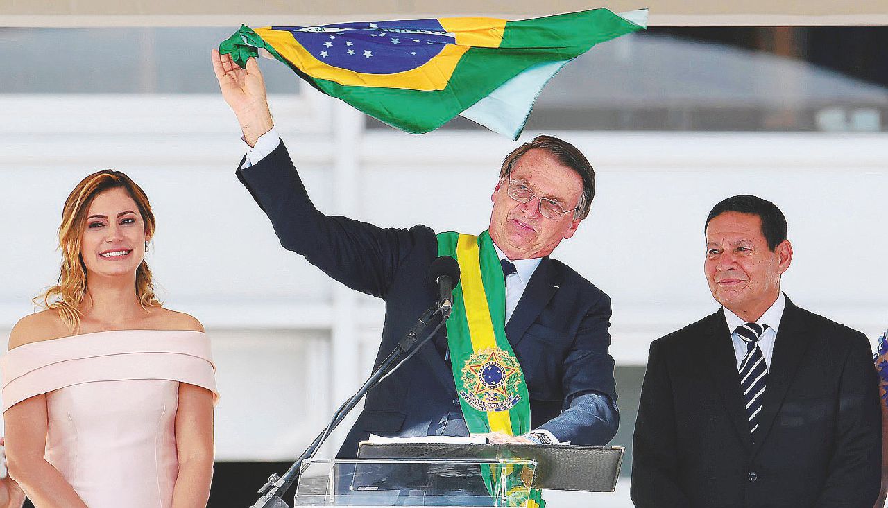 Copertina di Purga di Bolsonaro: “Via i comunisti dai ministeri”