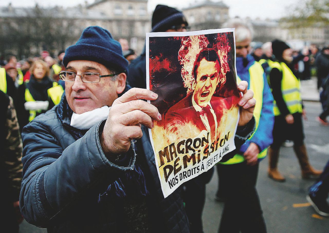 Copertina di Figli di Macron e dei social, l’obiettivo è il Referendum