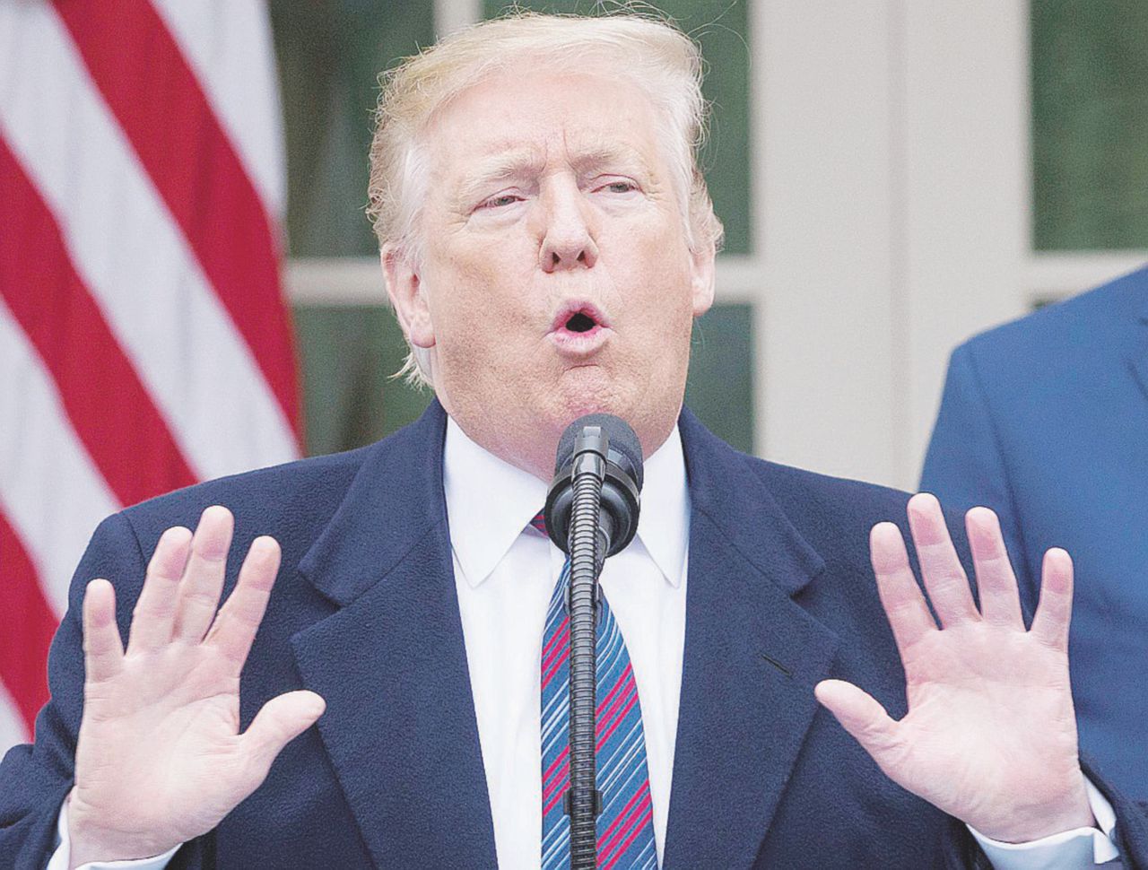 Muro con il Messico, lo show di Trump: “Meglio d’acciaio”