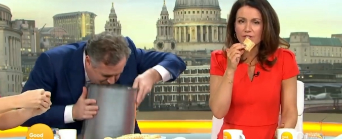 Copertina di Il sandwich vegano non gli piace: il suo gesto in diretta tv scatena le polemiche. Ecco la reazione del giornalista