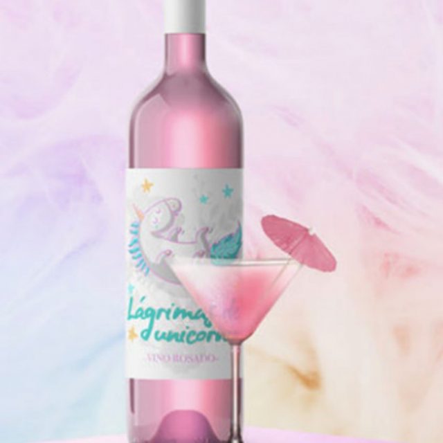 Il vino di Unicorno, è rosa, glitterato ed è “fatto con le lacrime dell’animale mitologico” (E no, non è Lercio)