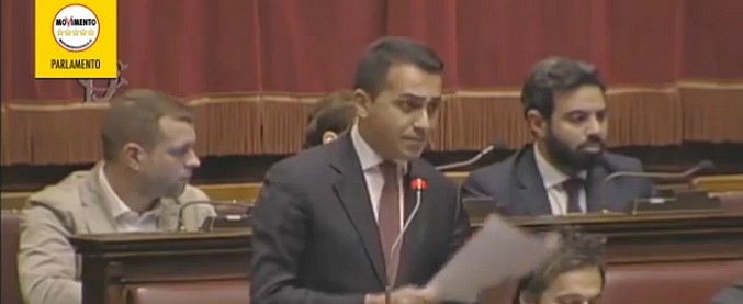 Copertina di Carige, quando Di Maio rimproverava a Gentiloni e al Pd: “Regalati 20 miliardi di euro alle banche”