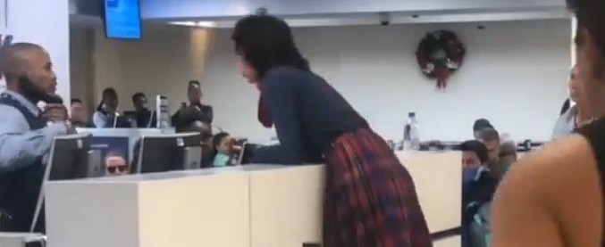 Copertina di Niente imbarco e la passeggera si infuria, la reazione sopra le righe non passa inosservata