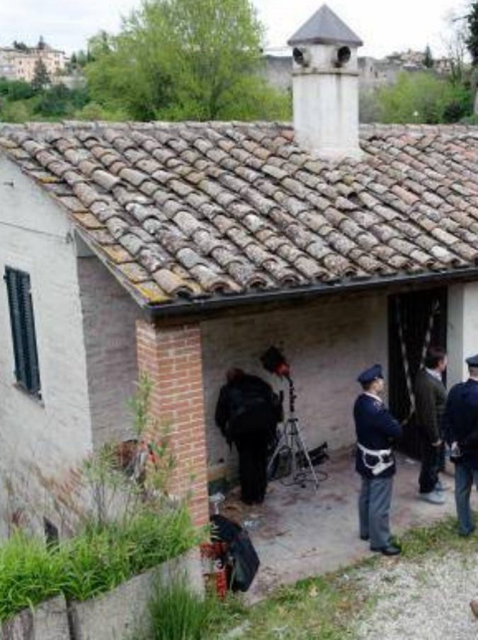 Omicidio Meredith, la villetta in cui fu uccisa potrebbe diventare un bed and breakfast con museo del crimine Omicidio Meredith, la villetta in cui fu uccisa potrebbe diventare un bed and breakfast con museo del crimine