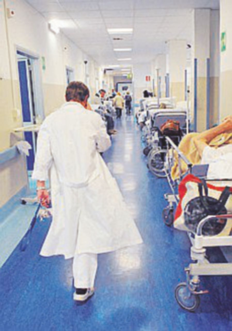 Concorsi ospedalieri aperti anche ai medici non specializzati