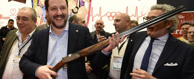 Legittima difesa: ‘Disarmare delinquenti e proteggere italiani per bene’. Così Salvini sbaglia due volte
