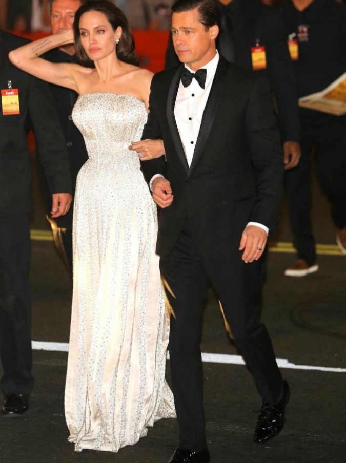 “Angelina Jolie vuole riprendersi la sua carriera: ha chiamato Brad Pitt per affidargli i figli