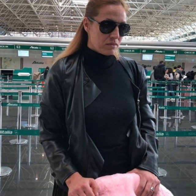 Annalisa Minetti su Instagram pubblica una foto con la figlia e gli haters la attaccano: “Certo cieca non avrei messo al mondo un secondo bambino”