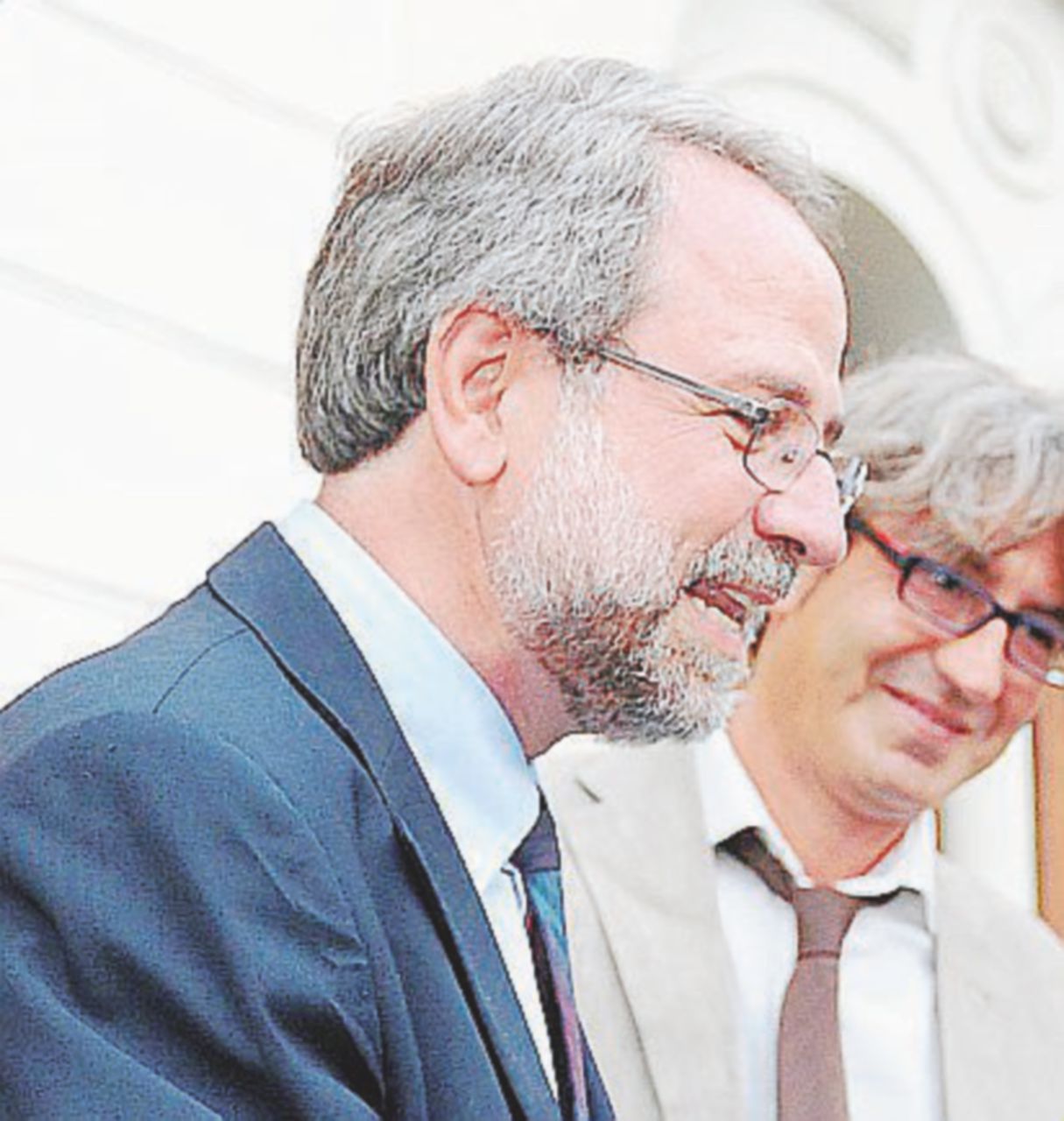 Copertina di “Felici, ma l’abbiamo saputo dai giornali”