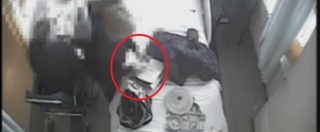 Copertina di Cuneo, tenta di uccidere il marito avvelenandogli il cibo in ospedale: il video che incastra la moglie