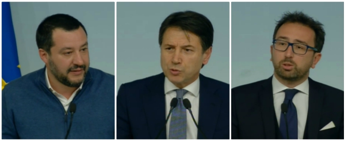 Copertina di Battisti, Bonafede: “A Oristano per ragioni di sicurezza”. Salvini: “Riscontri positivi su altri terroristi latitanti”