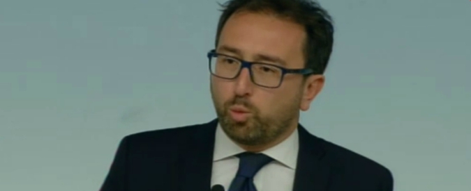 Copertina di Spazzacorrotti, Bonafede: “Norma salva-Lega? Il problema non esiste, l’emendamento aggrava fattispecie di reato”