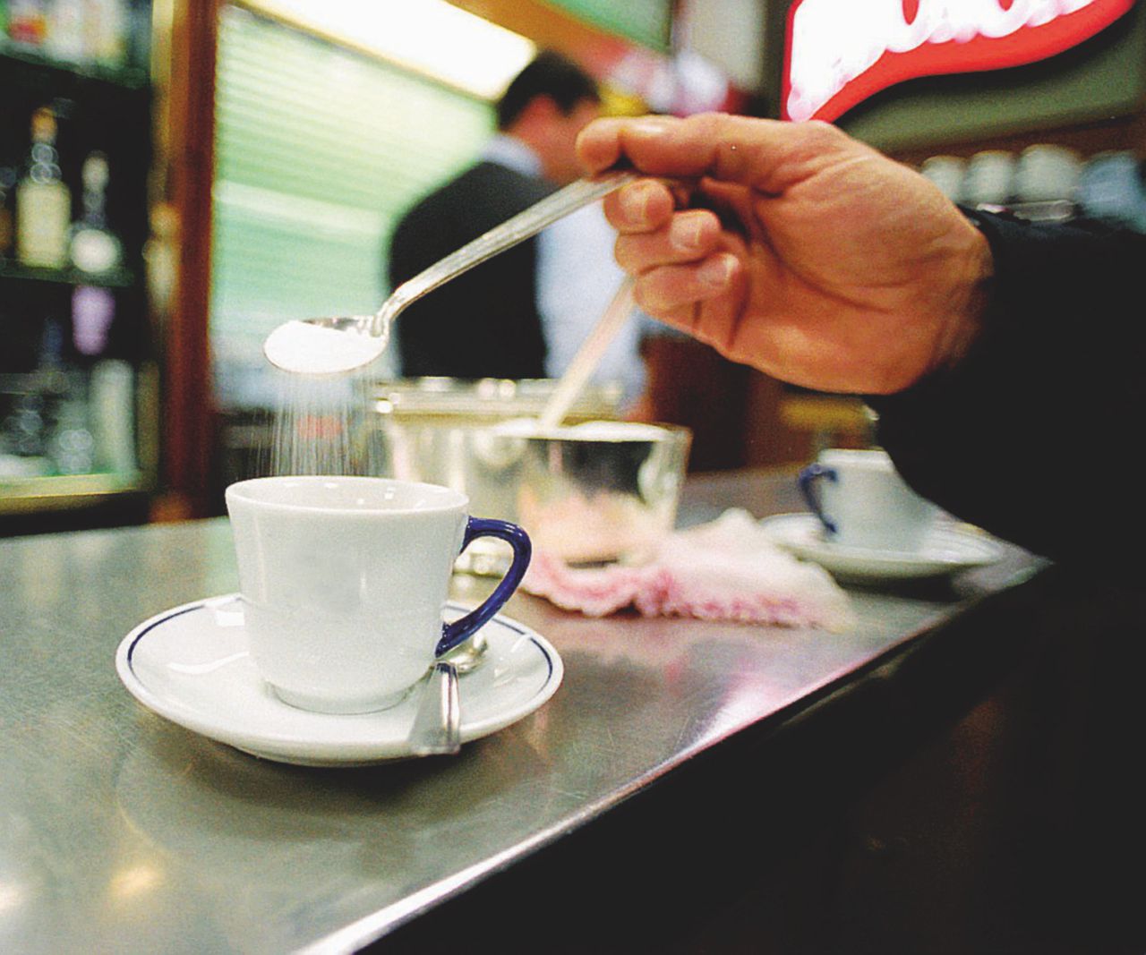 Copertina di Deca, corto, tiepido ma non troppo: Dio salvi i baristi