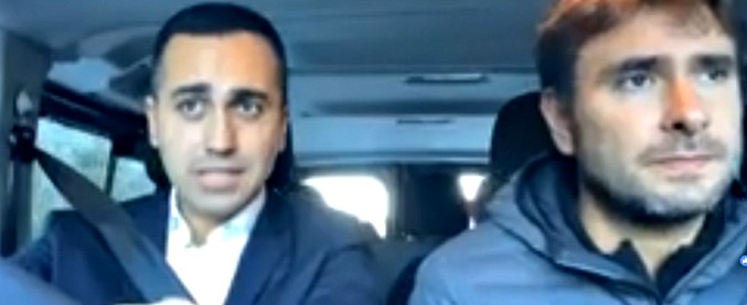 Copertina di Europee, Di Maio e Di Battista in viaggio verso Strasburgo: “Ue così non va. Reddito di cittadinanza? A marzo il sito web”