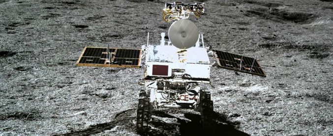 Luna, la Cina: “C’è vita sul nostro satellite. Germogliato seme di cotone”