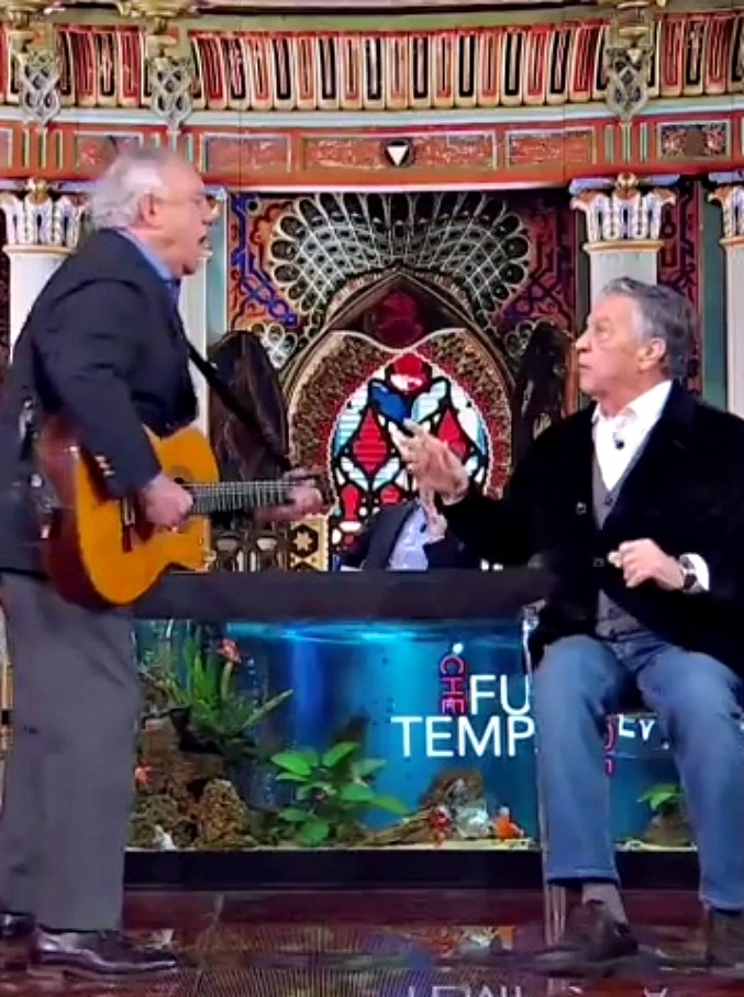 Copertina di Cochi e Renato, esibizione a sorpresa a Che fuori tempo che fa: standing ovation per il duetto