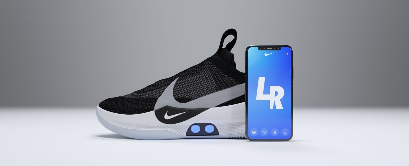 Nike Adapt BB, le scarpe auto allaccianti che si regolano con l'app - Il  Fatto Quotidiano