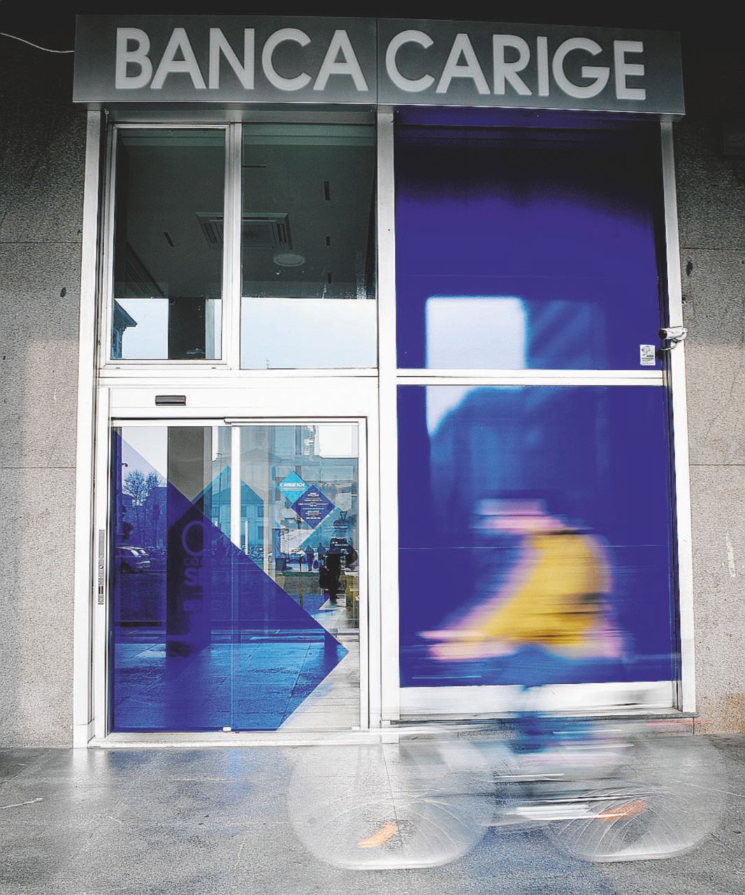 Copertina di Carige, la vendita segreta dei crediti dietro la mossa Bce