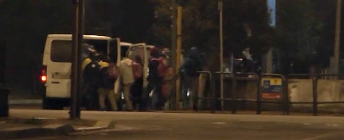 Copertina di Latina, blitz contro caporalato: migranti in condizioni disumane. Coinvolti anche sindacalista e ispettore del lavoro