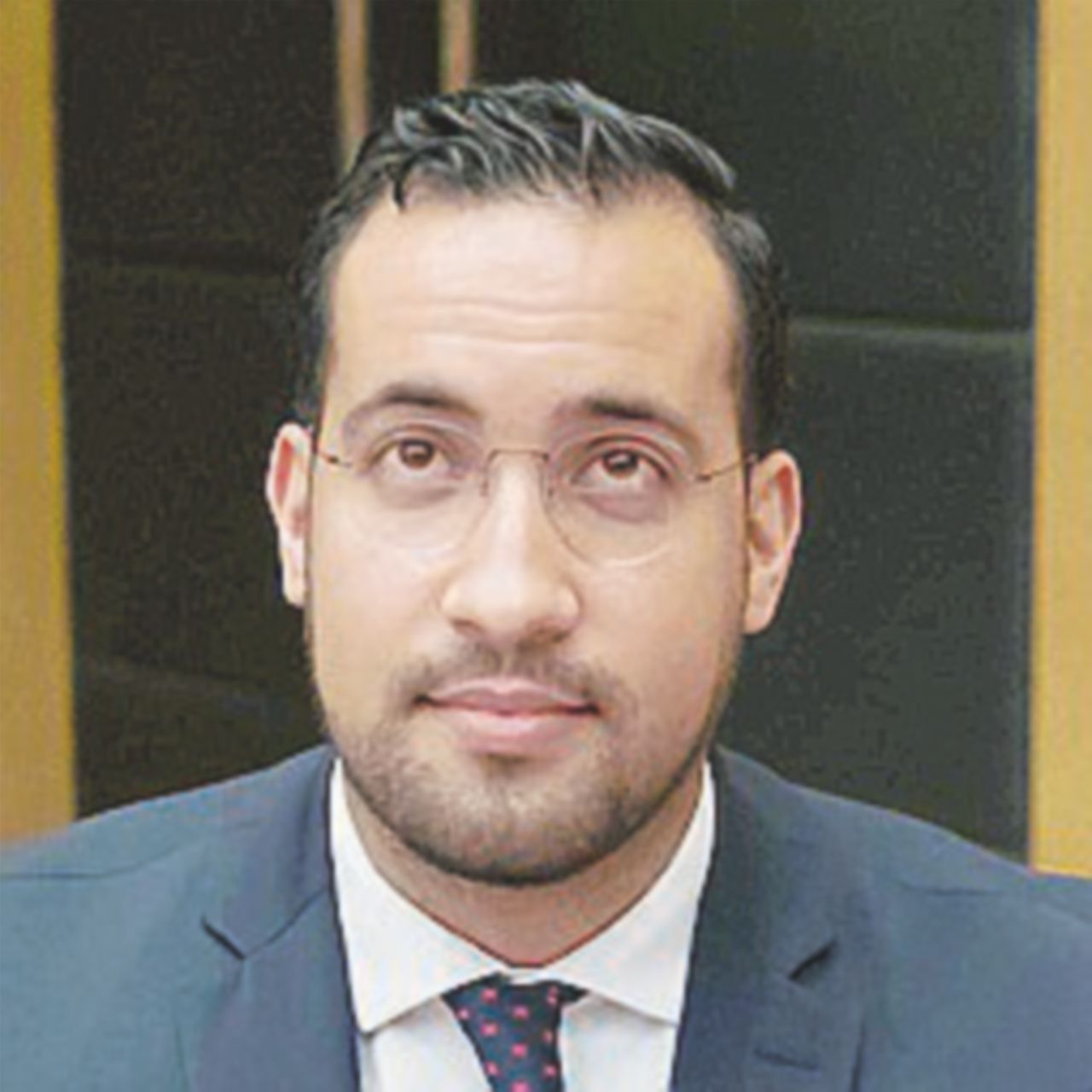 Due passaporti diplomatici e strani viaggi: fermato Benalla Due passaporti diplomatici e strani viaggi: fermato Benalla