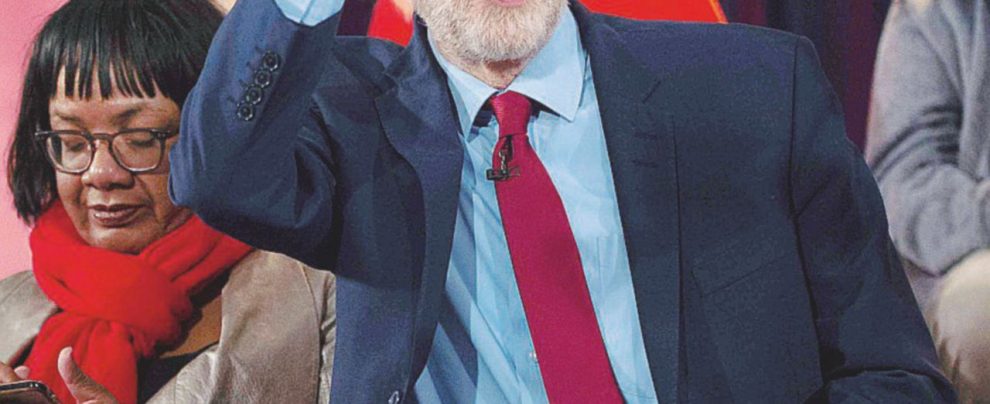 Tanti saluti - Jeremy Corbyn durante l’intervento ad Hastings - Ansa Brexit, il muro di Corbyn: non si tratta sul ‘no deal’