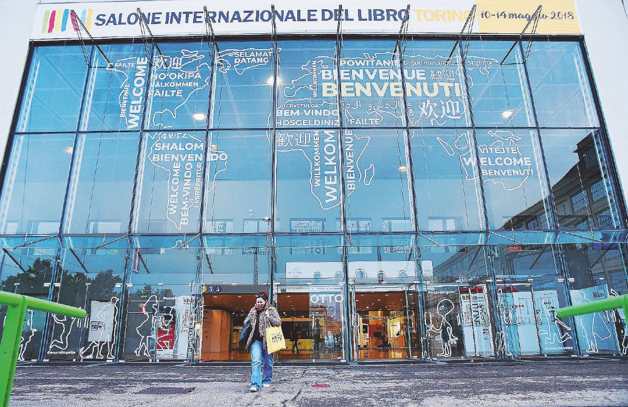 Tutto da sfogliare - Appalti pilotati e spese pazze, nel mirino la gestione del Salone del libro di Torino - LaPresse Salone del Libro, chiusa l’indagine. Rischia il processo anche l’ex sindaco Piero Fassino