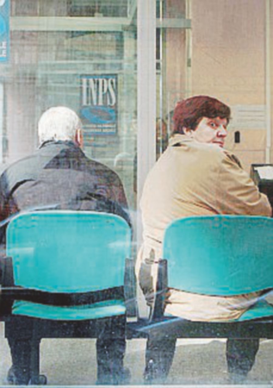 Donne in pensione più tardi, crolla il numero degli assegni: -20,4%