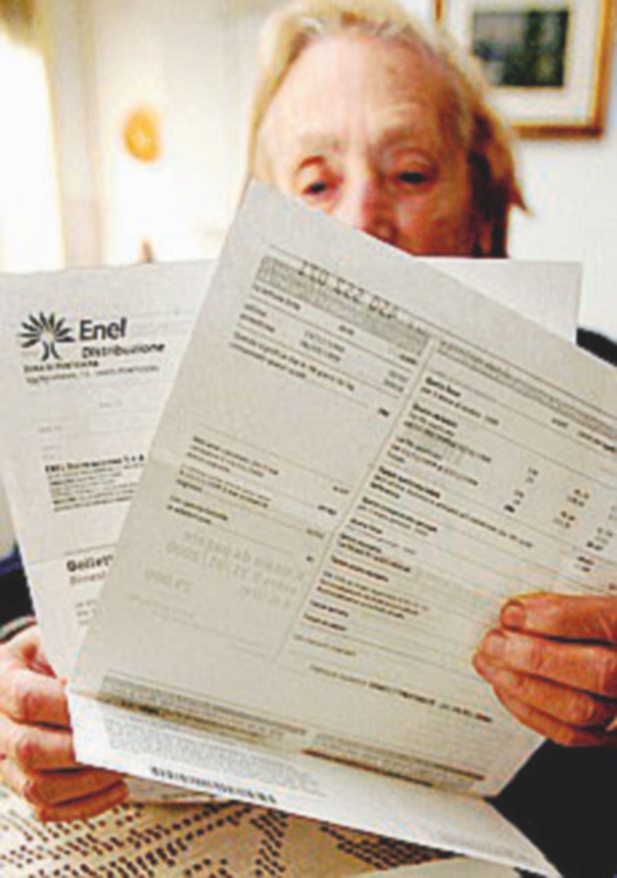 Tari in bolletta, auto blu e niente soldi agli atenei privati