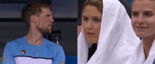 Copertina di Seppi, il gesto romantico per la moglie durante la partita degli Australian Open. Telecronisti stupiti: “Che gentiluomo”