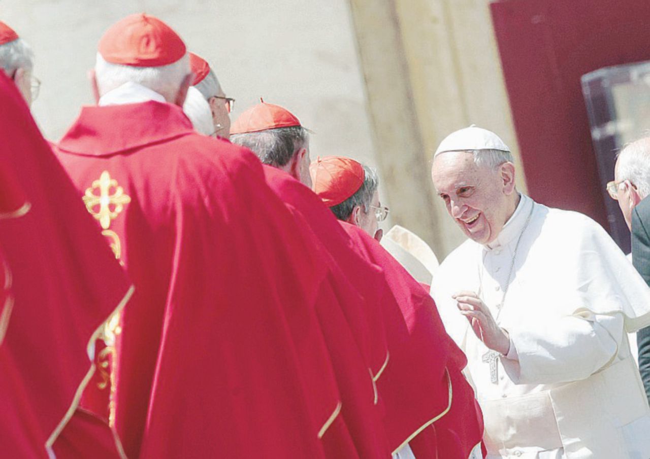 Copertina di Kasper: “Ecco il complotto” I dossier Usa sui cardinali