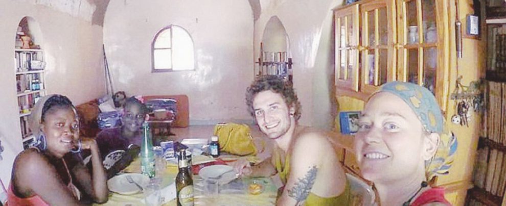 Senza traccia - Luca Tacchetto ed Edith Blais durante il viaggio - Ansa Burkina, il governo cade sul rapimento della coppia