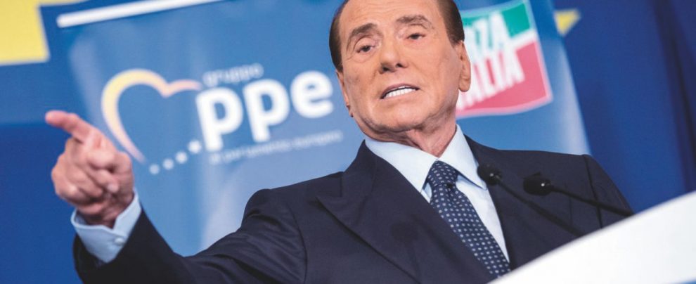 Il ritorno - Due giorni fa, Silvio Berlusconi ha annunciato la sua candidatura alle prossime Europee - LaPresse Silvio si cancella: ora sembra Fini