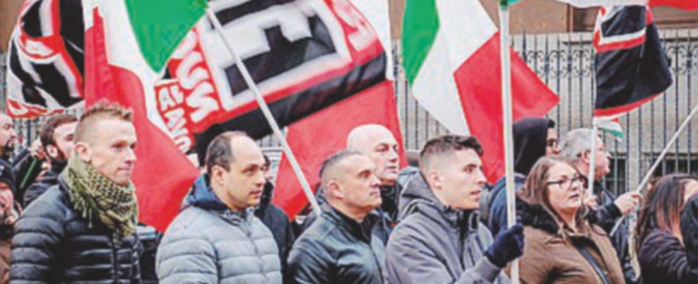 Corteo di Forza Nuova - LaPresse Sabato nero sotto il Duomo, corteo di Forza Nuova e marcia “anticomunista” di La Russa