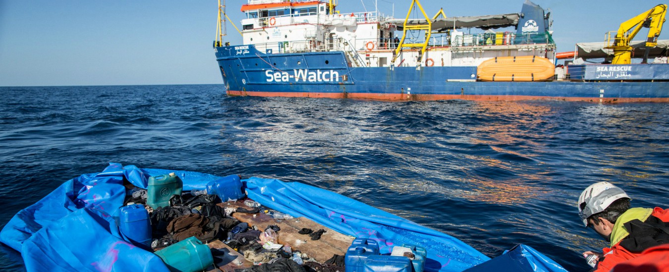 Migranti, Sea Watch con 47 naufraghi a bordo: “Nessuno ci dice dove andare”