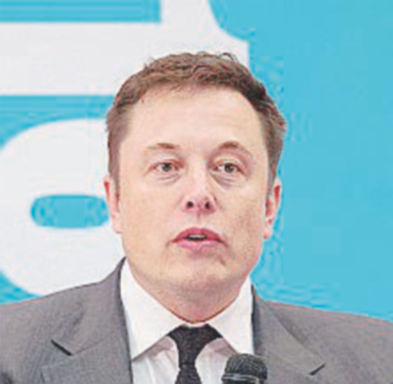 Il “divino” Elon inizia a licenziare i dipendenti Il “divino” Elon inizia a licenziare i dipendenti