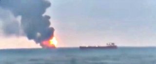 Copertina di Crimea, due navi in fiamme nelle acque dello stretto di Kerch: 10 morti e 7 dispersi