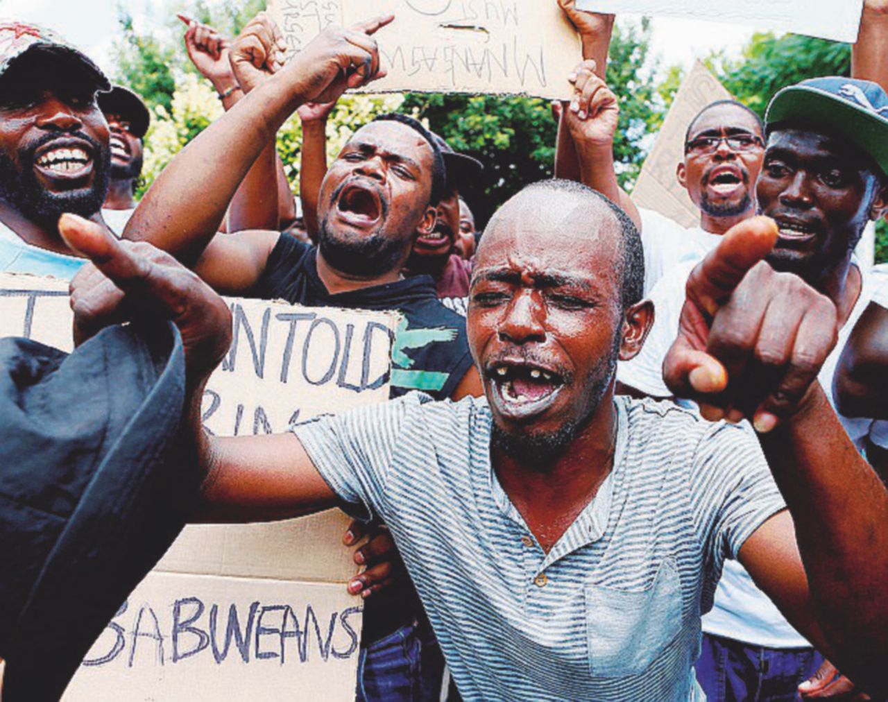 Caro petrolio - Manifestanti a Pretoria contro l’aumento del prezzo della benzina Zimbabwe, otto morti nelle proteste per i rincari