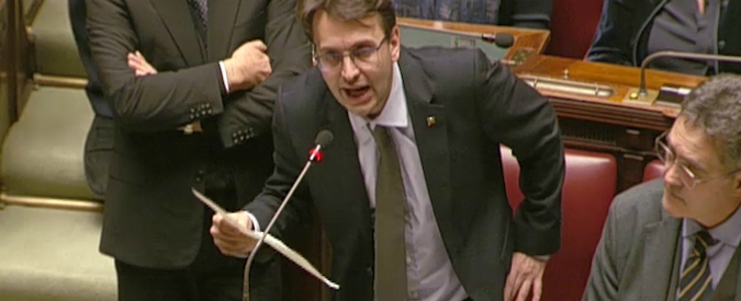 Copertina di Camera, l’appello di Dall’Osso (ex M5s) a Di Maio: “Luigi, non dire che non ti voglio bene…”